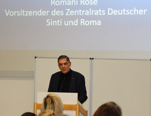 „Reden über“ Minderheitenschutz und Demokratie mit Romani Rose